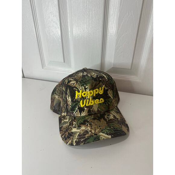 THE HAPPY SOCIAL CLUB HAPPY VIBES Trucker Hat NWOT Camo Camouflage - Picture 1 of 5